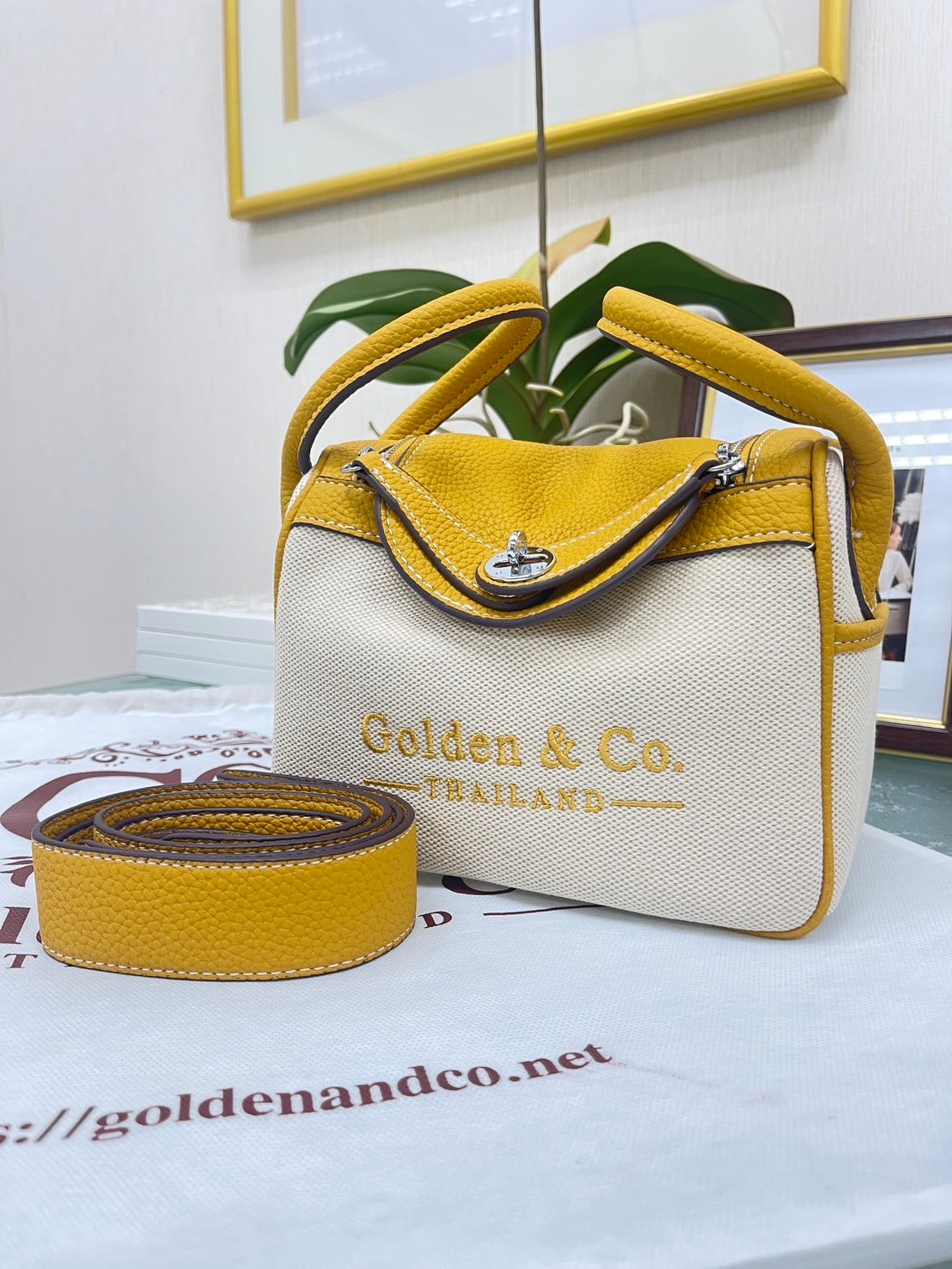 กระเป๋าทรงสี่เหลี่ยมรุ่น Benny’bag สีเหลือง (GCW00Y1)