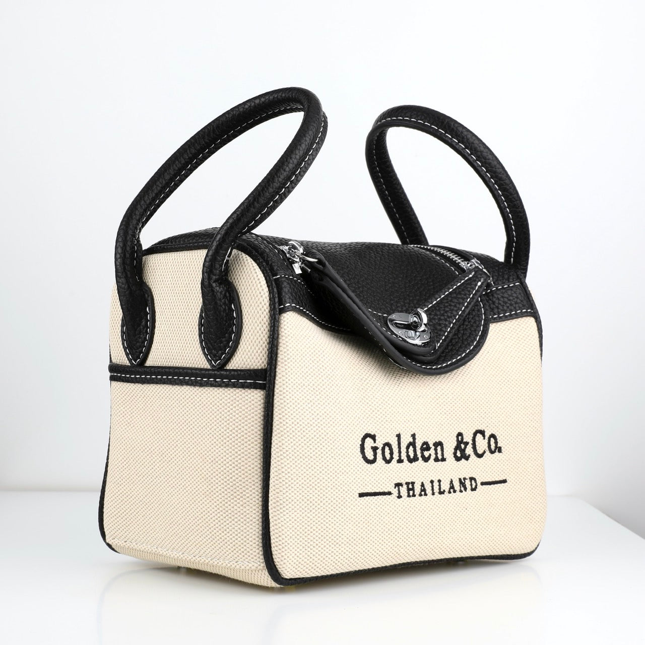 กระเป๋าทรงสี่เหลี่ยมรุ่น Benny’bag สีดำ (GCW00B1)